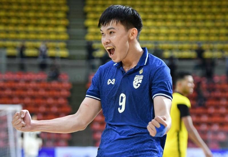Futsal Thái Lan đã có trận mở màn ấn tượng khi thắng đậm Futsal Malaysia với tỷ số chung cuộc 6-2. Sau trận đấu giữa Thái Lan và Malaysia sẽ là trận đấu giữa Futsal Việt Nam và Futsal Indonesia vào lúc 16h chiều nay (11/5).
