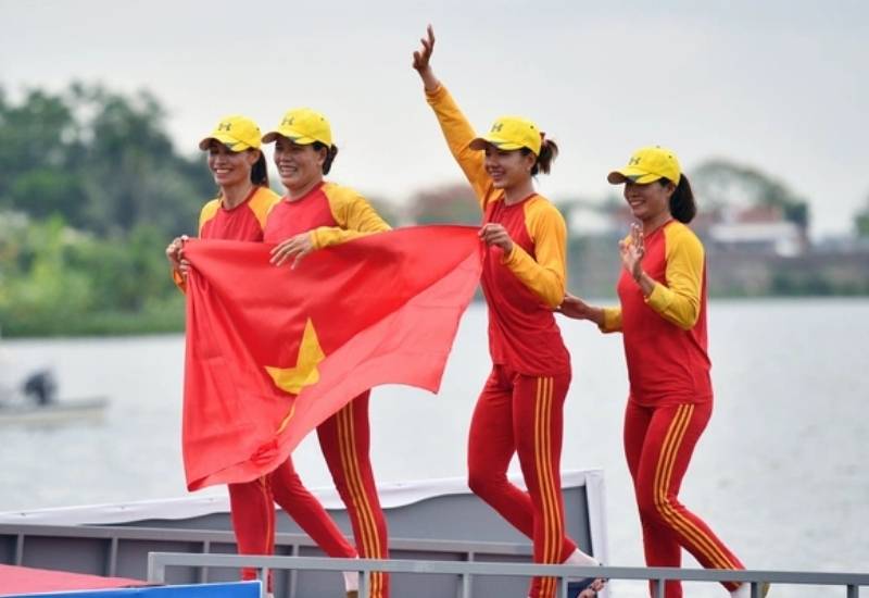 Nằm trong dự đoán, đội tuyển Rowing nữ Việt Nam đã giành được 2 tấm huy chương vàng trong nội dung chung kết thuyền bốn nữ hạng nặng hai mái chèo và thuyền 4 nữ đơn mái chèo.
