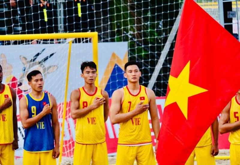 Chiều 9/5, lúc 17h, Đội tuyển bóng ném bãi biển Việt Nam sẽ ra quân thi đấu với đội tuyển bóng đá bãi biển Singapore tại Thuần Châu, Quảng Ninh.