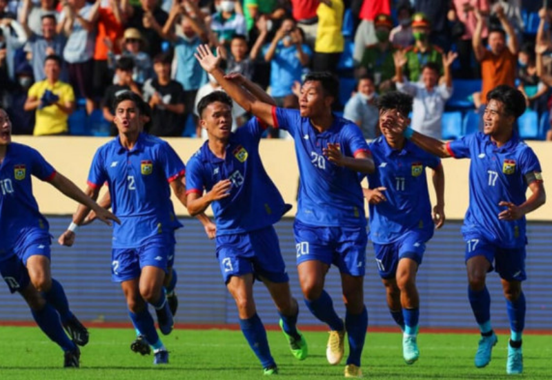 Khai màn tại sân vận động Nam Định vào lúc 16h hôm nay 9/5 sẽ là cuộc đọ sức giữa đội tuyển bóng đá nam U23 Campuchia và đội tuyển bóng đá nam U23 Lào. Đây sẽ là trận đấu kịch tính với nhiều điều bất ngờ có thể xảy ra. 