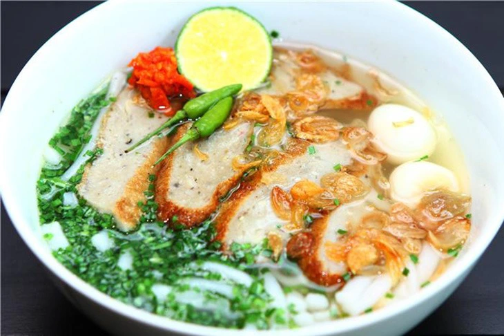 địa điểm ăn uống du lịch Nha Trang-món bánh canh chả cá