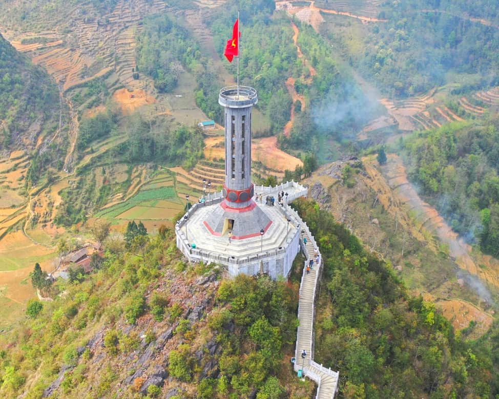 du lịch tây bắc hà giang-cột cờ Lũng Cú