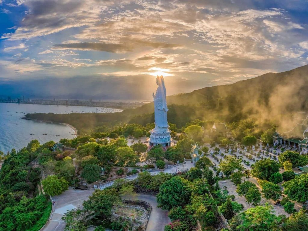 Khám phá Đà nẵng 4 ngày 3 đêm-chùa Linh Ứng