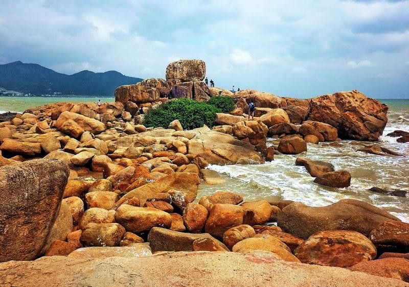 Tham quan bãi đá Hòn Chồng ở Nha Trang
