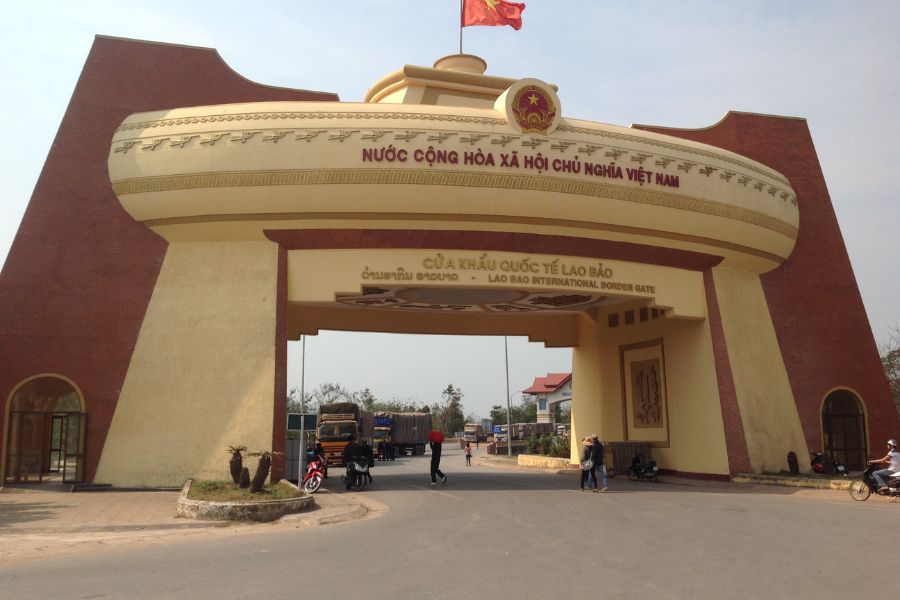 Du lịch Quảng Trị trong tay với những địa điểm hấp dẫn, mang đậm dấu ấn lịch sử và thiên nhiên hoang sơ, hứa hẹn trải nghiệm đáng nhớ cho bạn.