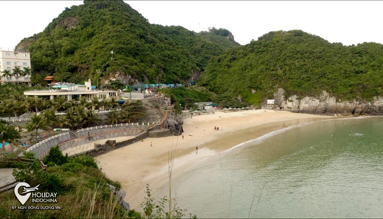 Hải Phòng, thành phố cảng lớn với bãi biển đẹp, di tích lịch sử, kiến trúc Pháp, và ẩm thực đặc trưng. Cùng Viettel Money khám phá các điểm du lịch hấp dẫn tại đây nhé!