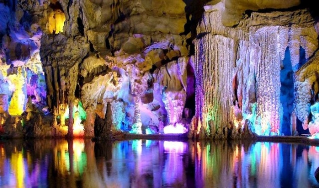du lịch hòa bình-Động Đá Bạc