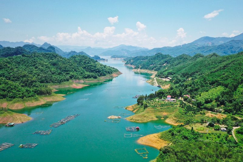 du lịch hòa bình-hồ
