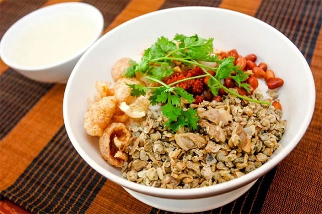 Bún hến mũi né