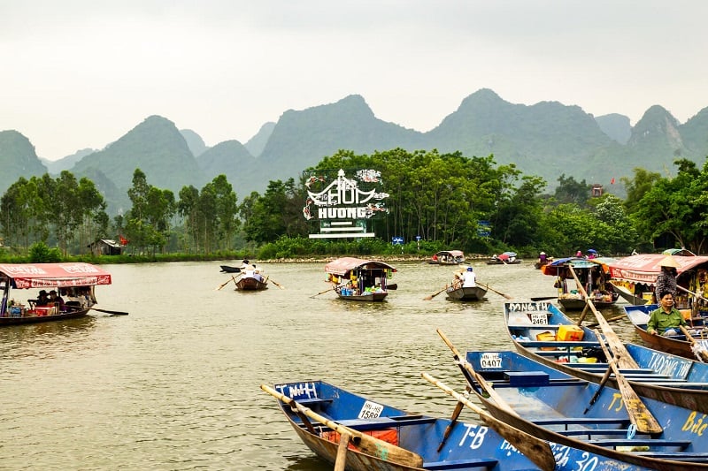 Lễ hội Tết chùa Hương