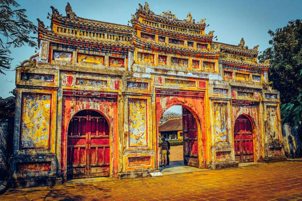 Khám phá cố đô Huế 3 ngày 2 đêm chi tiết nhất-cung Diên Thọ