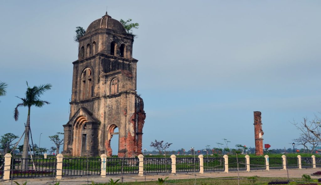 Review chi tiết du lịch Quảng Bình-nhà thờ