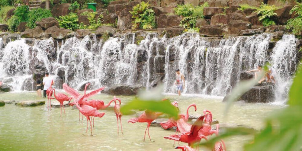 Bạn đang cảm thấy mệt mỏi hay đang chán nản trong công việc. Hãy cùng Viettel Money khám phá các khu du lịch nổi tiếng để giải tỏa áp lực công việc nhé!