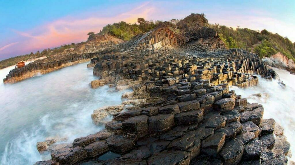 Bãi biển Ghềnh Đá đĩa