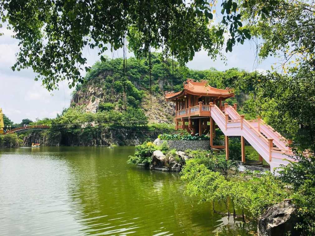Khu du lịch Núi Sập