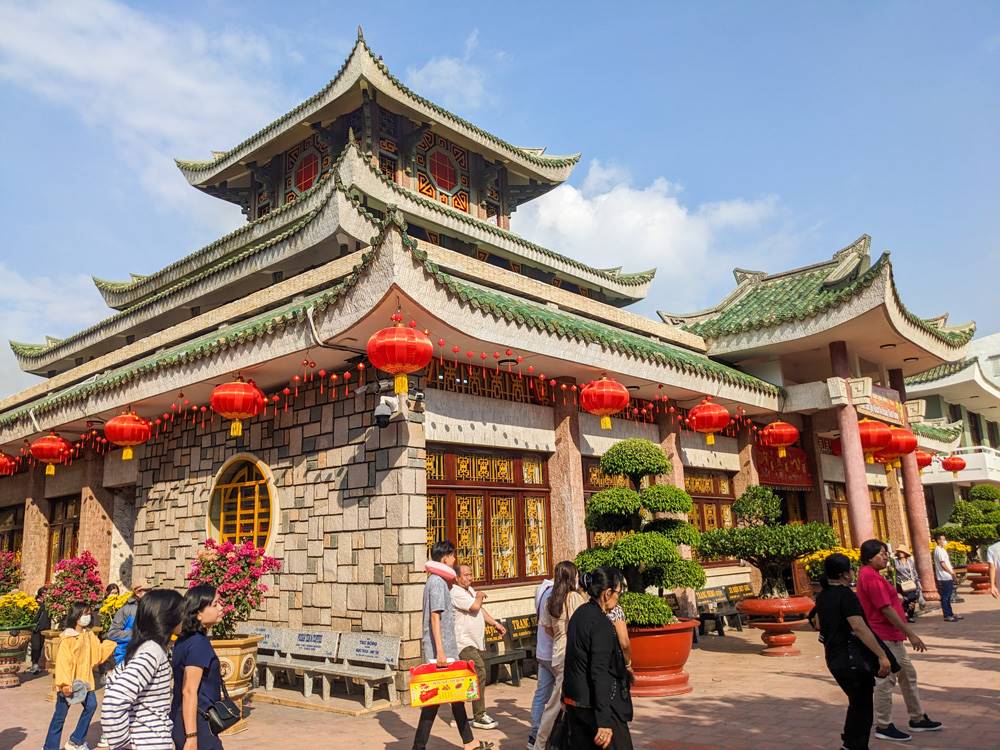 Miếu Bà Chúa Xứ núi Sam