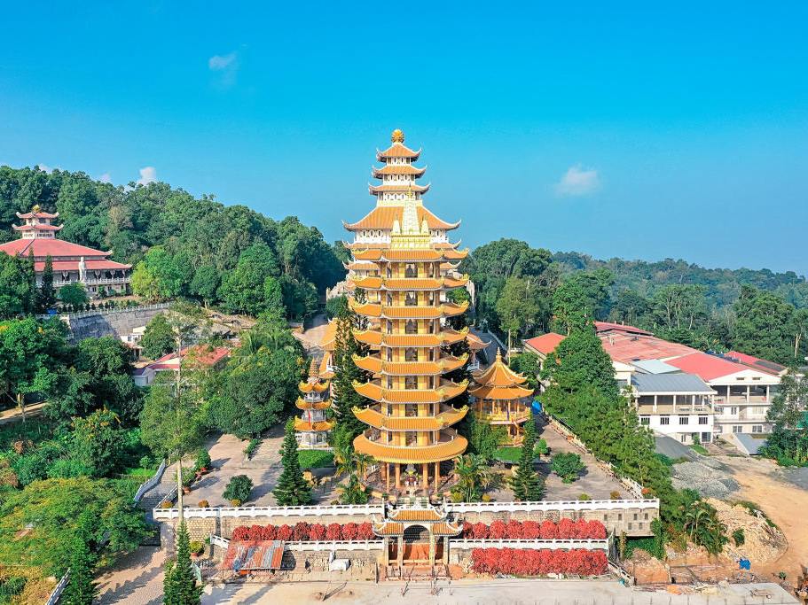 Khu du lịch núi Cấm