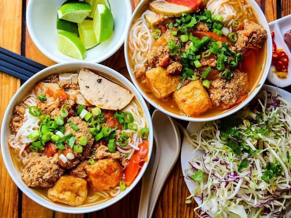 Kinh nghiệm Du lịch Sài Gòn-bún riêu
