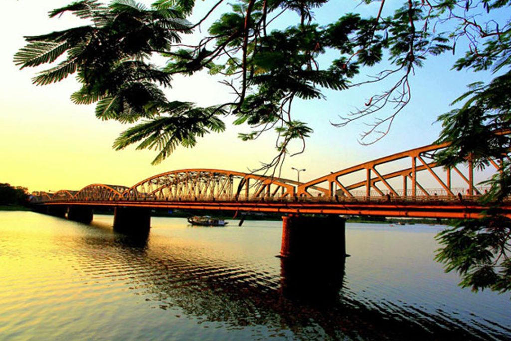 Top 13 địa điểm Huế-sông Hương